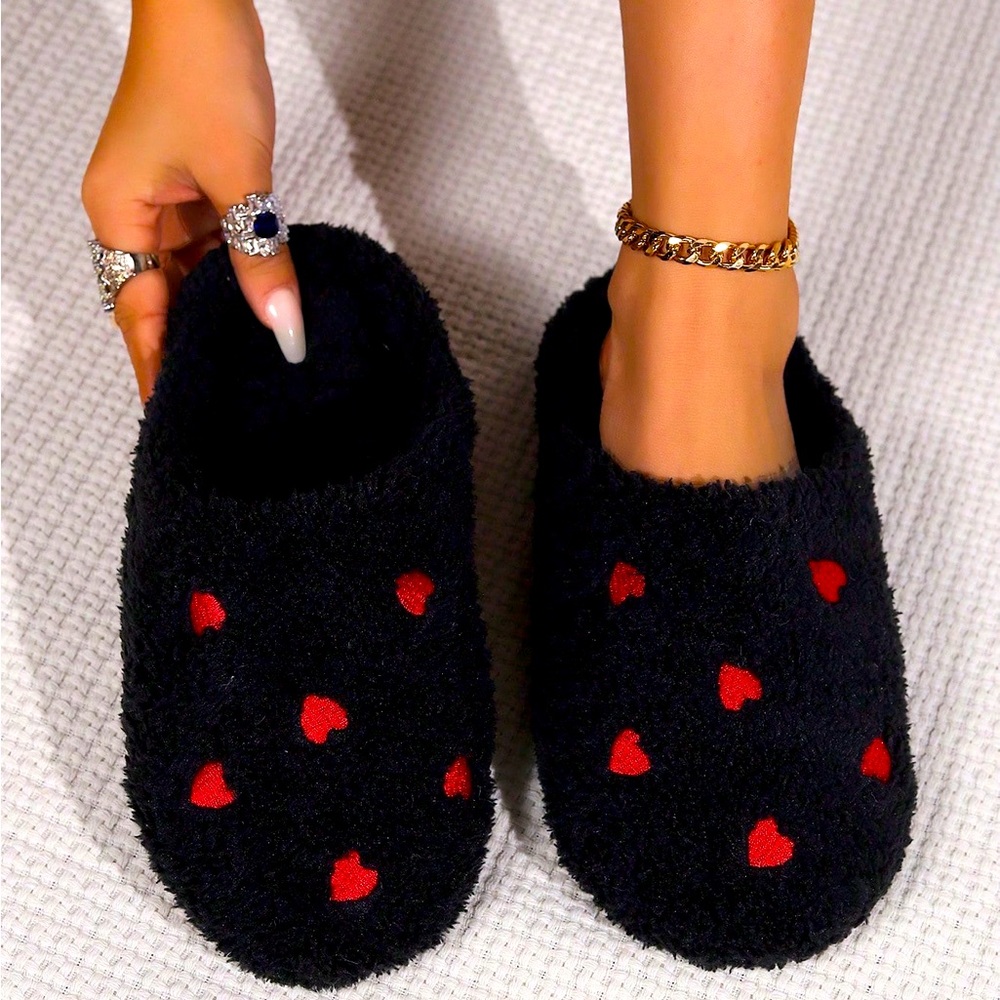 WOW*New**Furry Cozy❤️ Slippers SALE